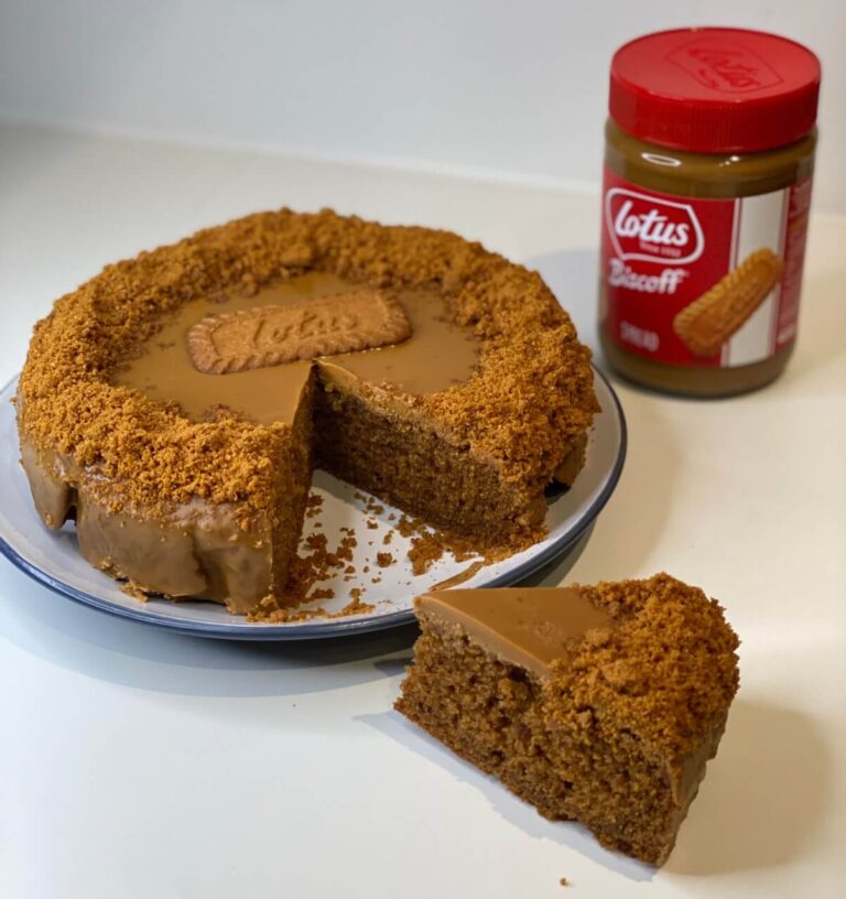 3 ingredient biscoff cake