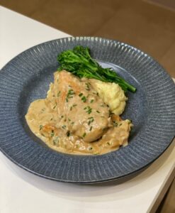chicken in creamy white wine sauce