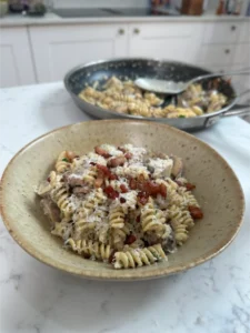 creamy bacon and mushroom pasta