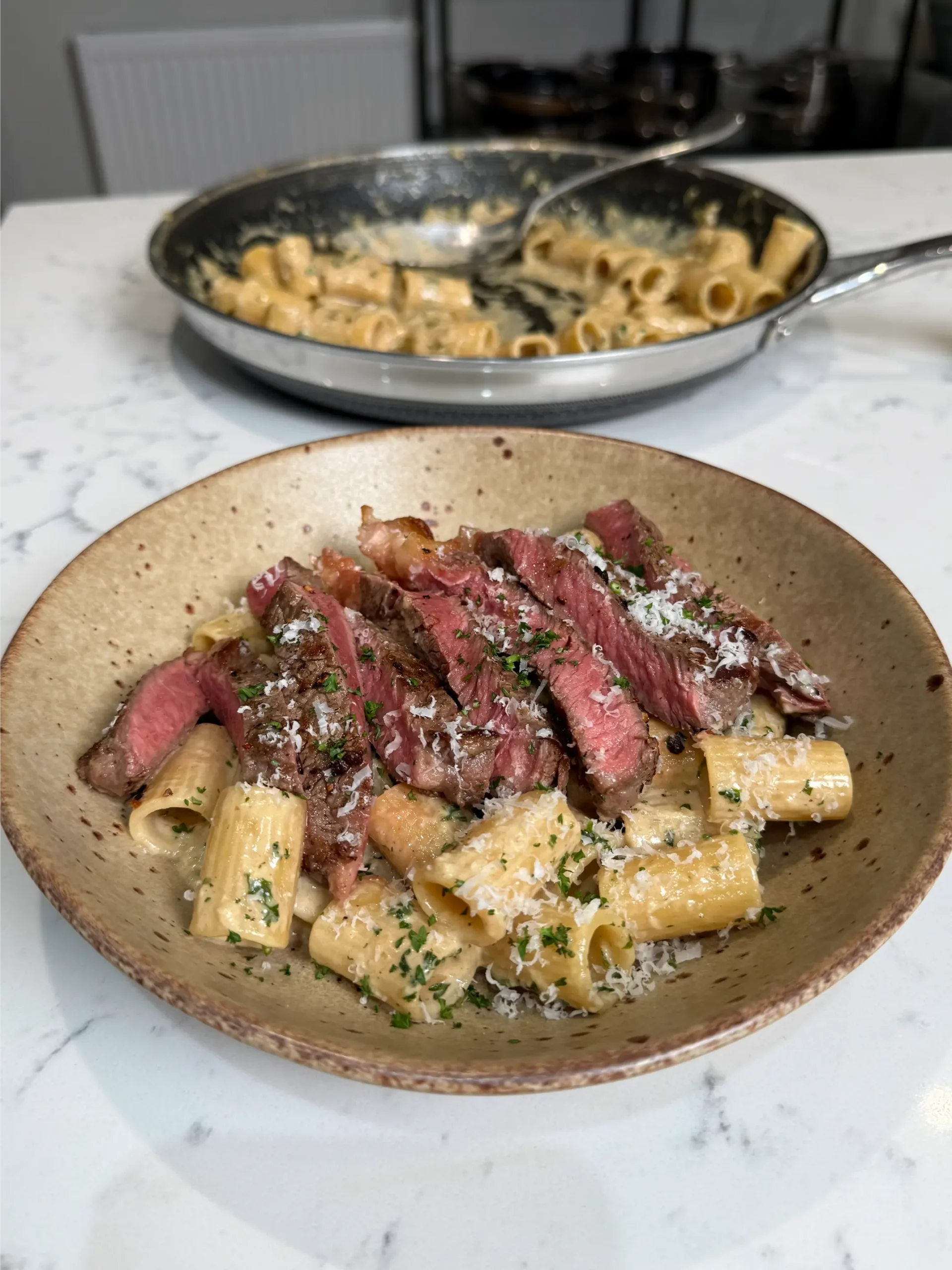 garlic and parmesan steak pasta